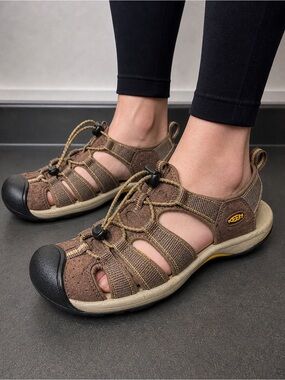 KEEN Kanyon Brown Hiking Sandals Closed Toe Bungee Lacing EU 40.5 Unisex